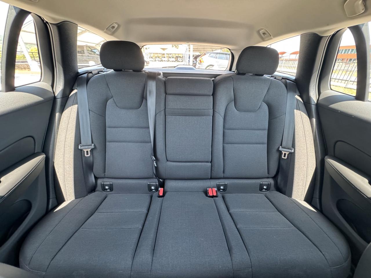 Volvo V60 B4 (Diesel/Hybrid) Automatico Momentum Bsn.
