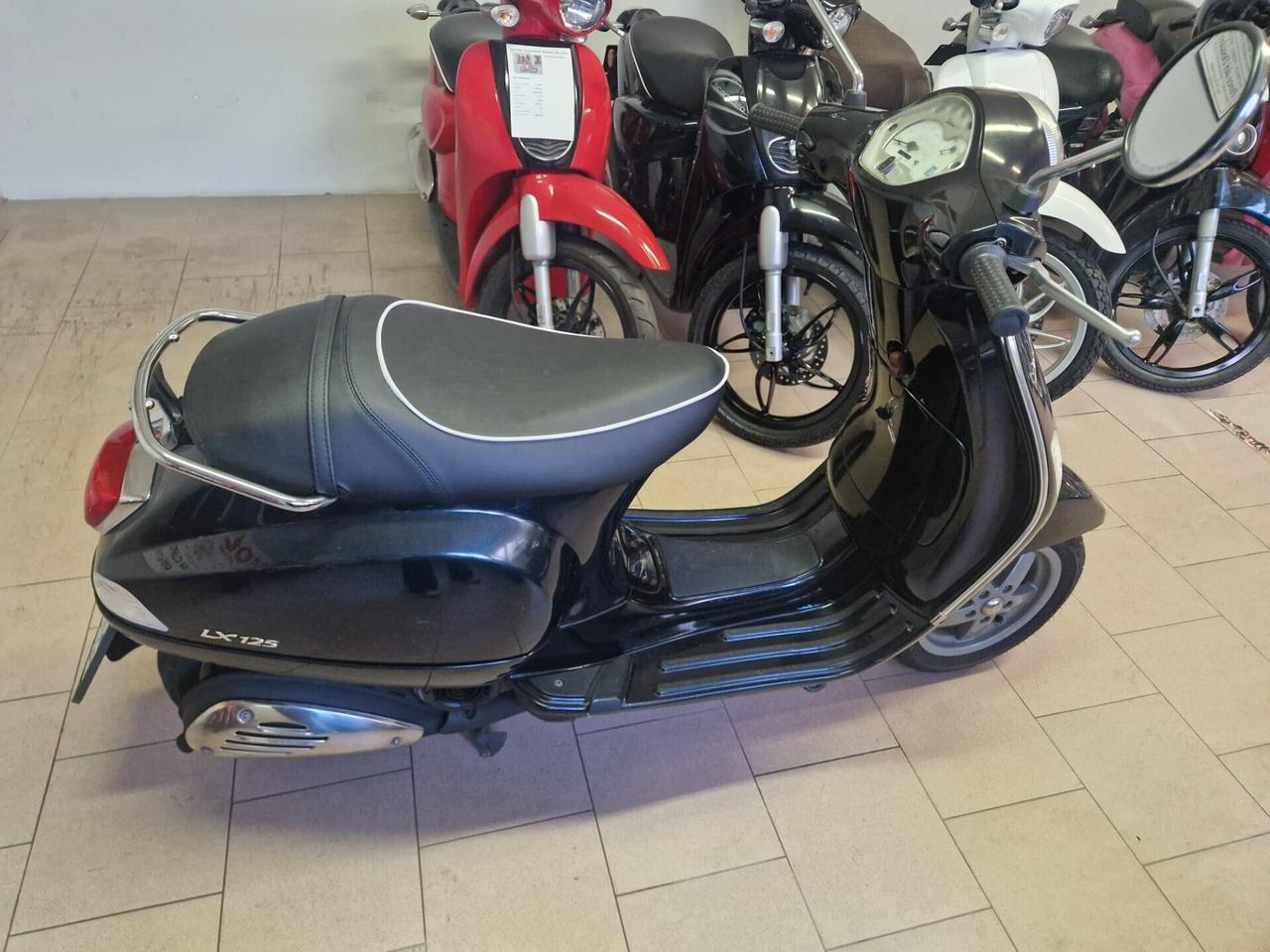 Piaggio Vespa LX 125 C.C. Nera