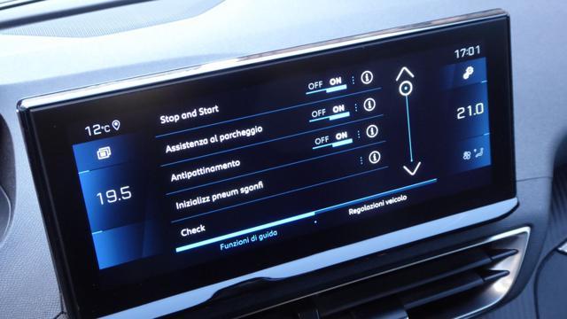 PEUGEOT 3008 BlueHDi 130 S&S EAT8 Active Pack