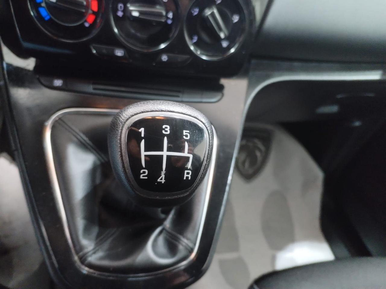 Lancia Ypsilon 1.2 69 CV 5 porte Silver