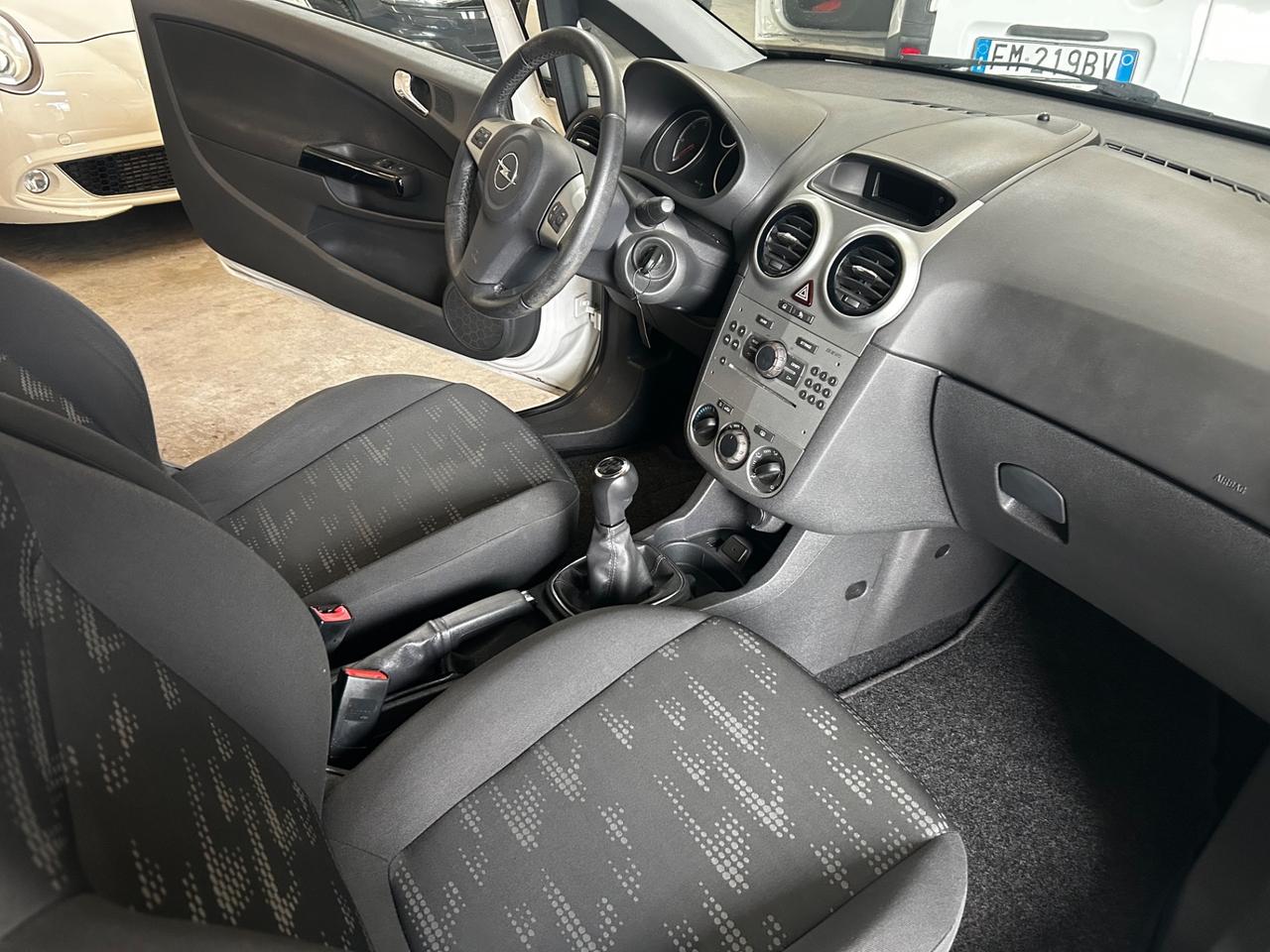 Opel Corsa 1300 CDTI 75 cv neopatentati