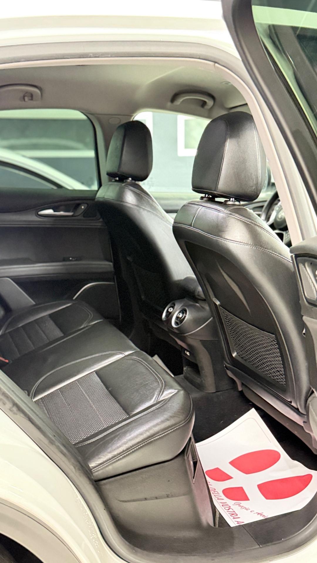 Alfa Romeo Stelvio 2.2 Turbodiesel 210 CV AT8 Q4 Super