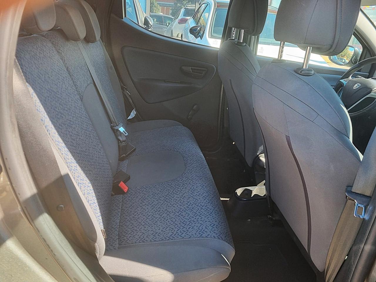 Lancia Ypsilon 1.0 Hybrid Gold