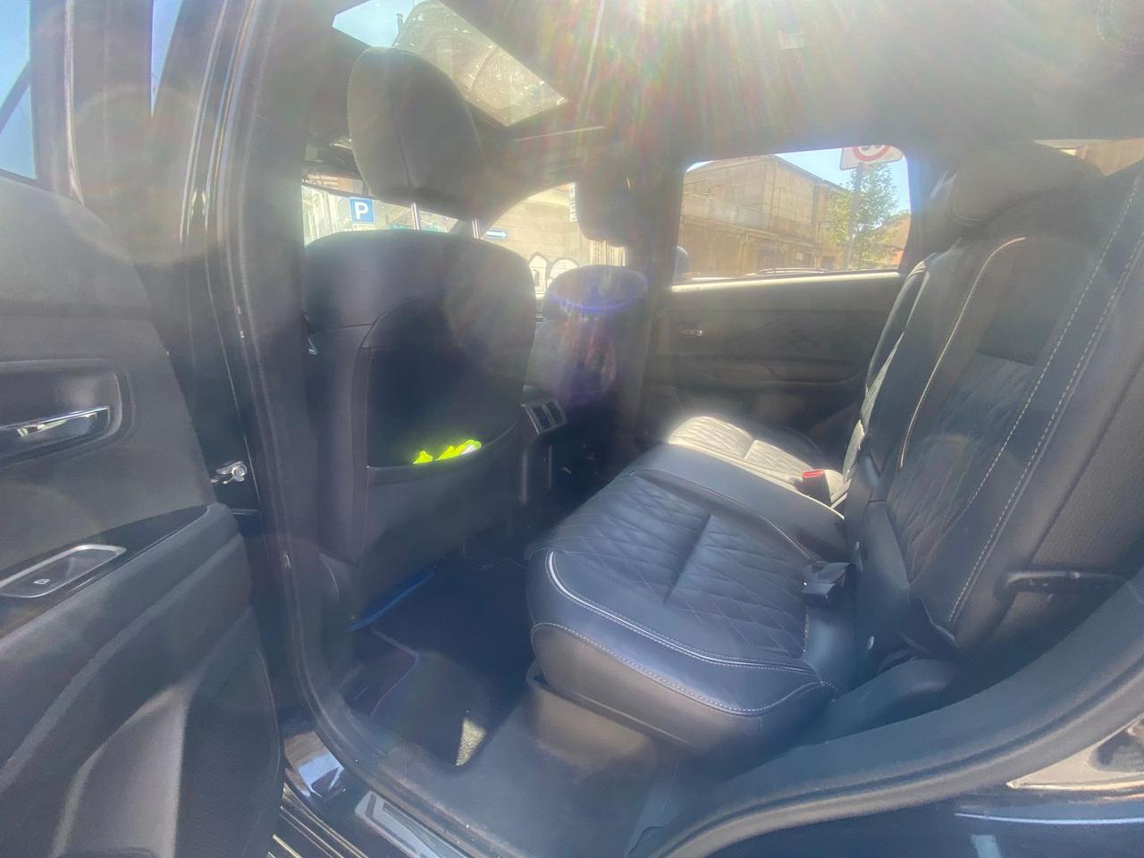 Mitsubishi Outlander 2.4 PHEV #50018
