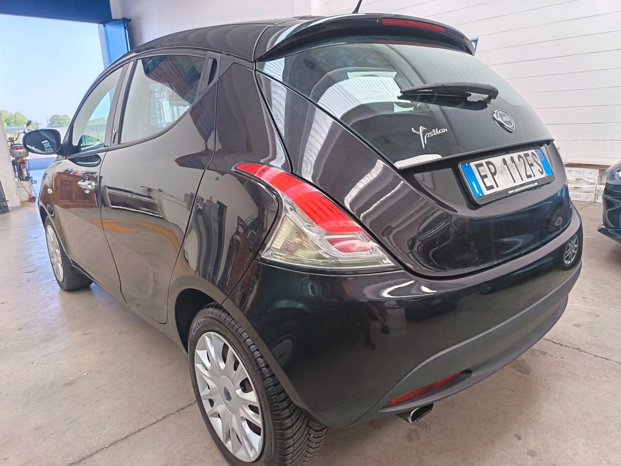 Lancia Ypsilon 1.3 MJT 16V 95 CV 5 porte S&S Silver