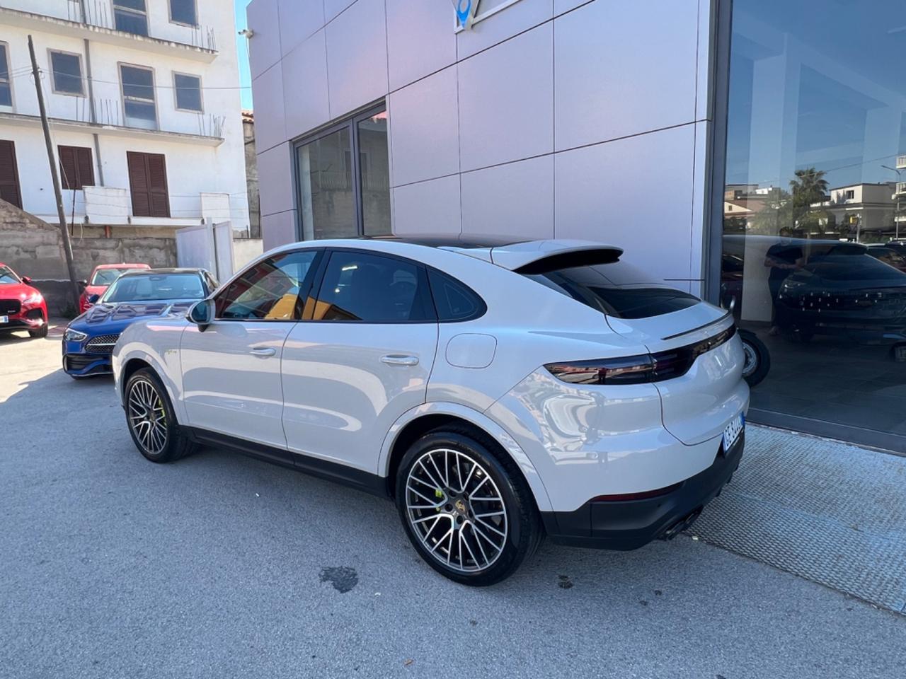 Porsche Cayenne Coupe 3.0 e-hybrid tiptronic