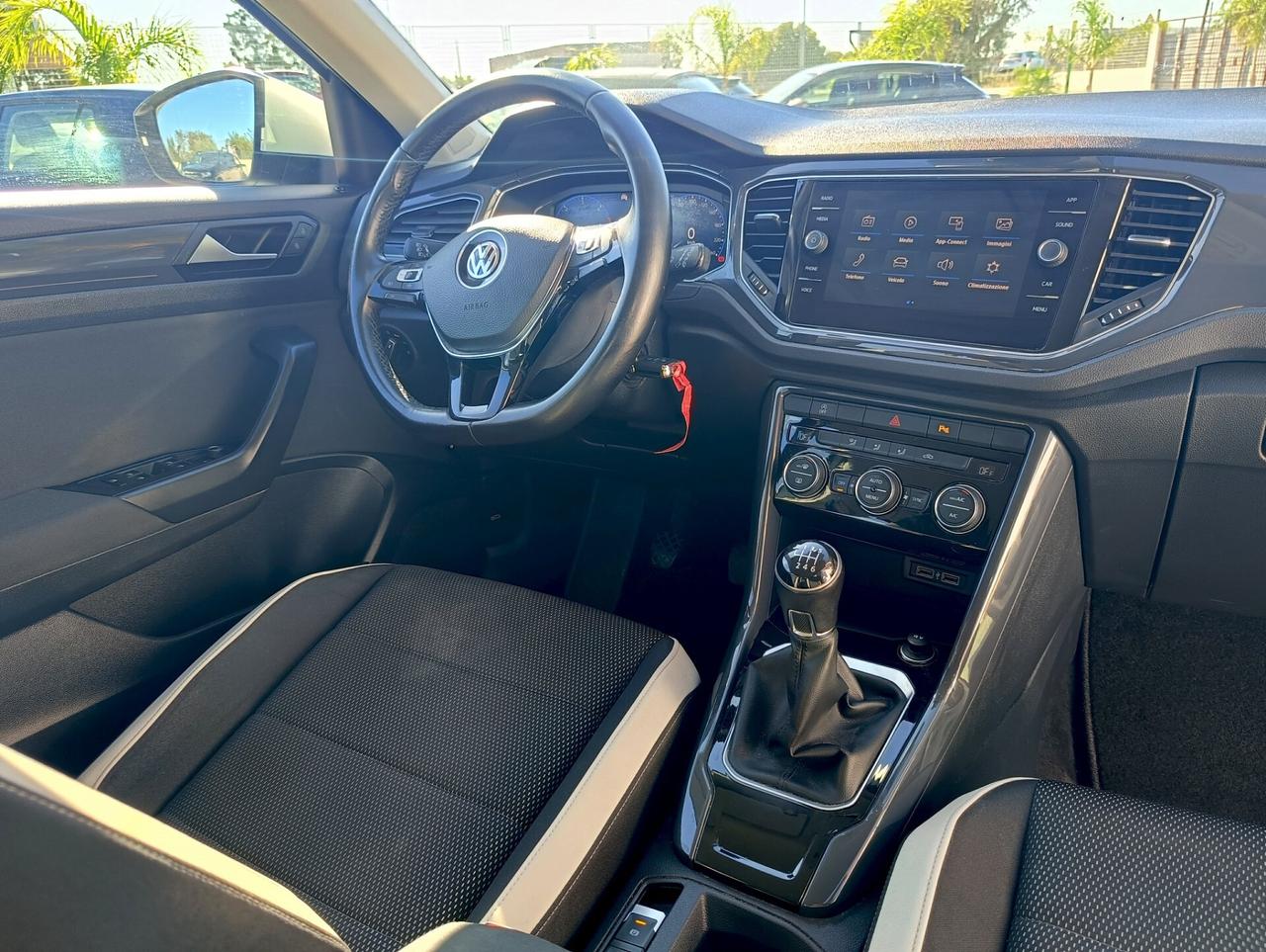 Volkswagen T-Roc 1.6 TDI SCR Advanced BlueMotion Technology - 2020