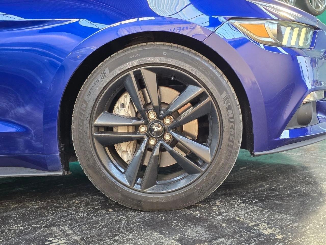 Ford Mustang 2.3 EcoBoost Manuale Performance Package