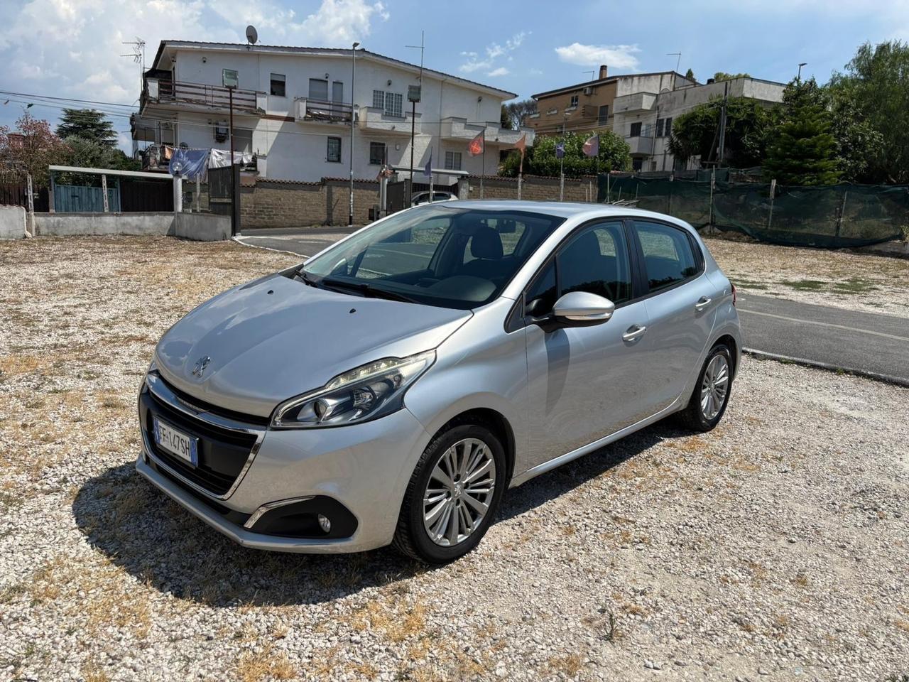 Peugeot 208 PureTech 82 5 porte Allure