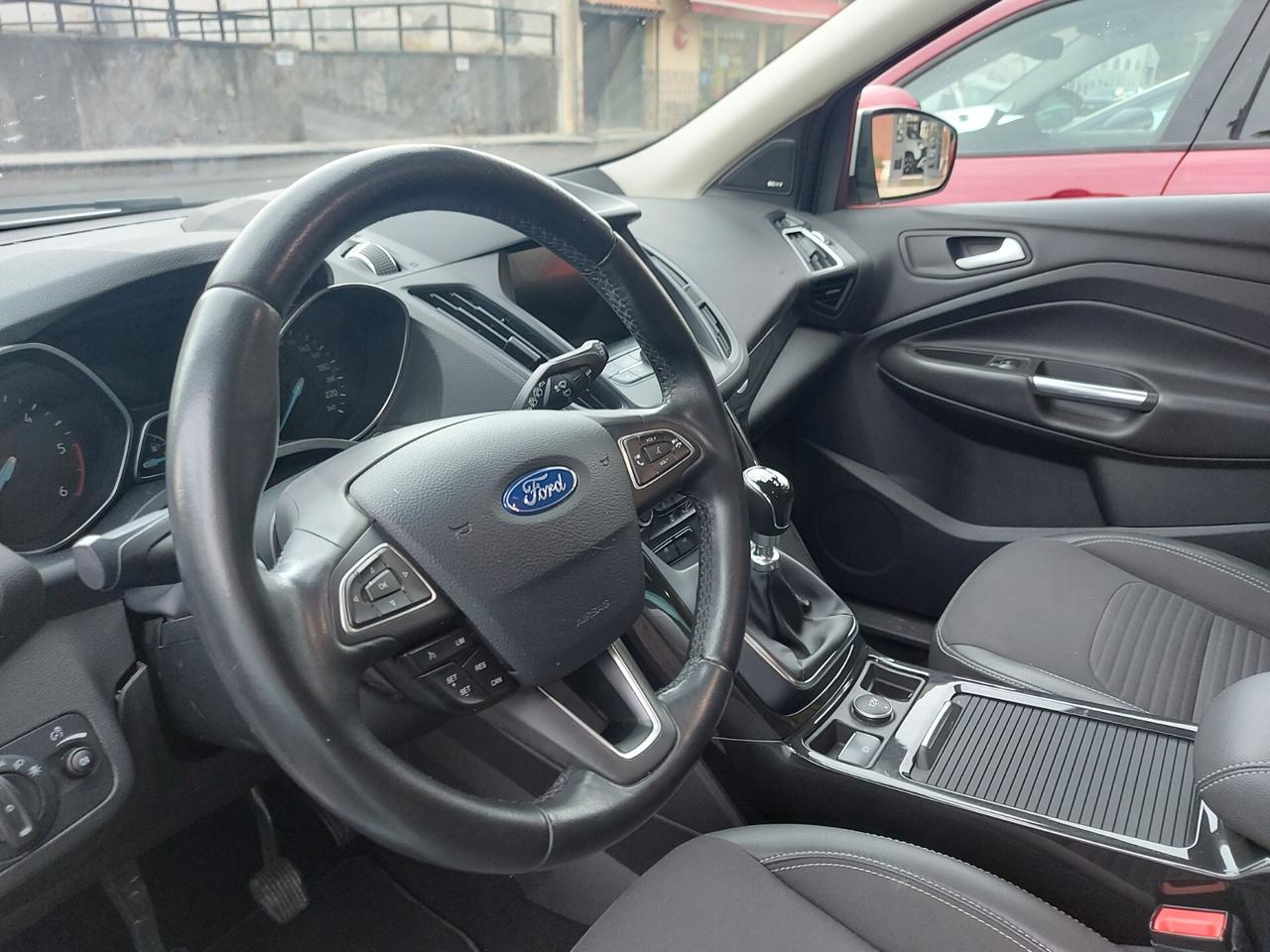 Ford Kuga 1.5 TDCi 120 cv S Titanium