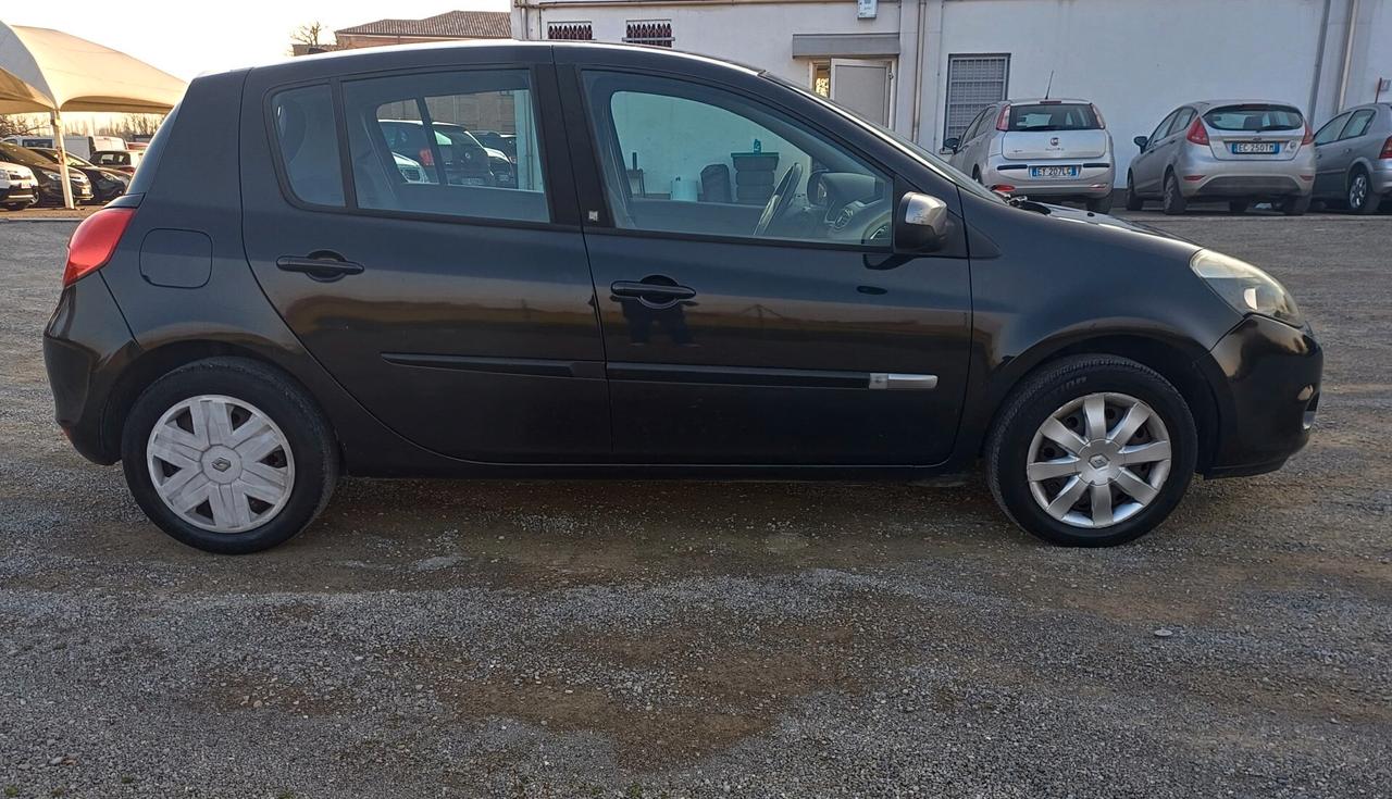 Renault Clio 1.2 16V 5 porte Dynamique