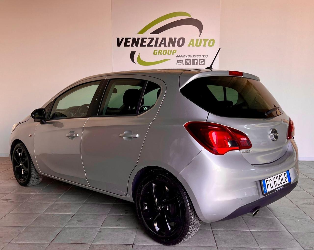 Opel Corsa 1.2 Coupé b-Color