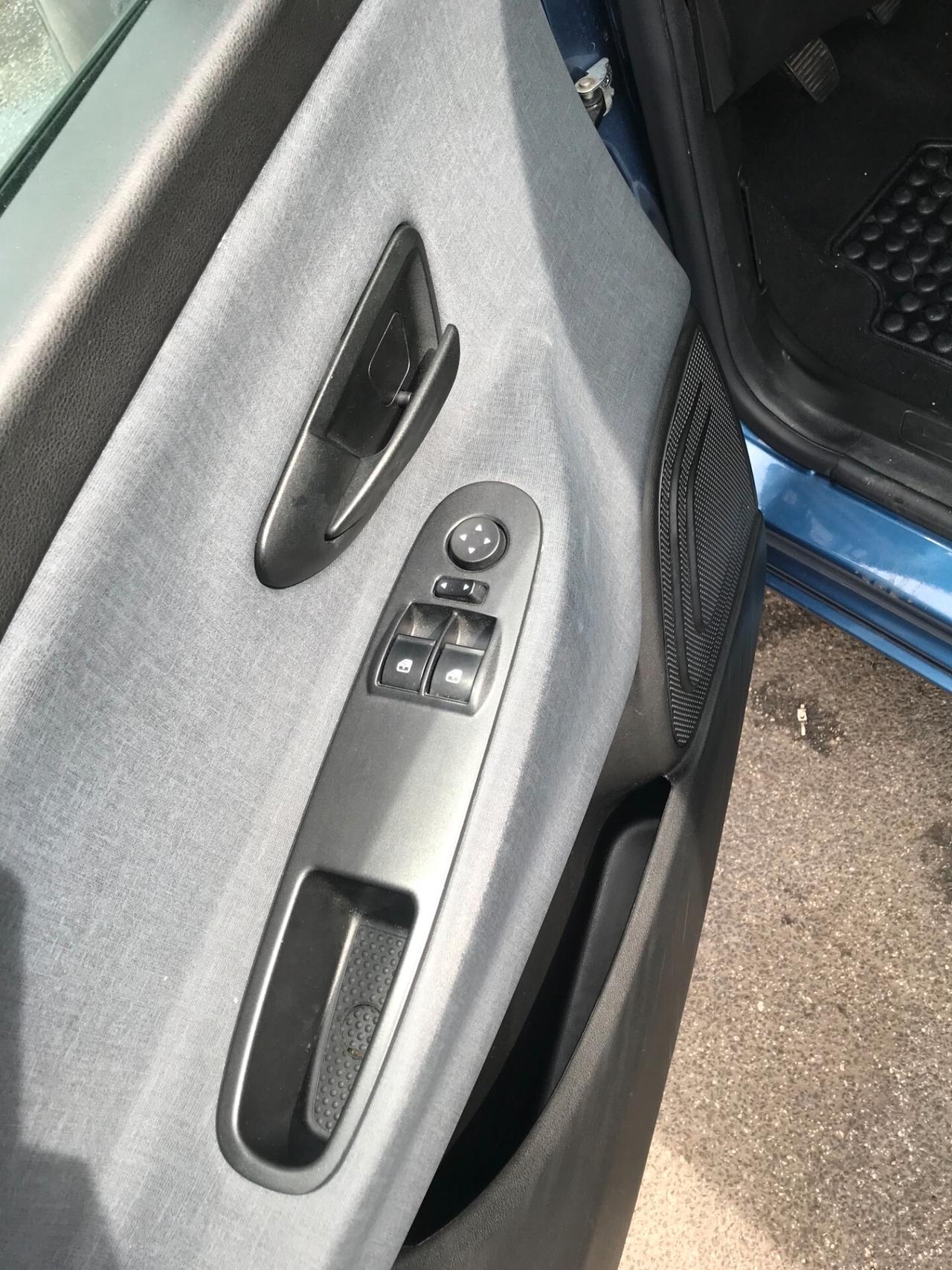 Lancia Ypsilon 1.0 FireFly 5 porte S&S Hybrid Ecochic Silver