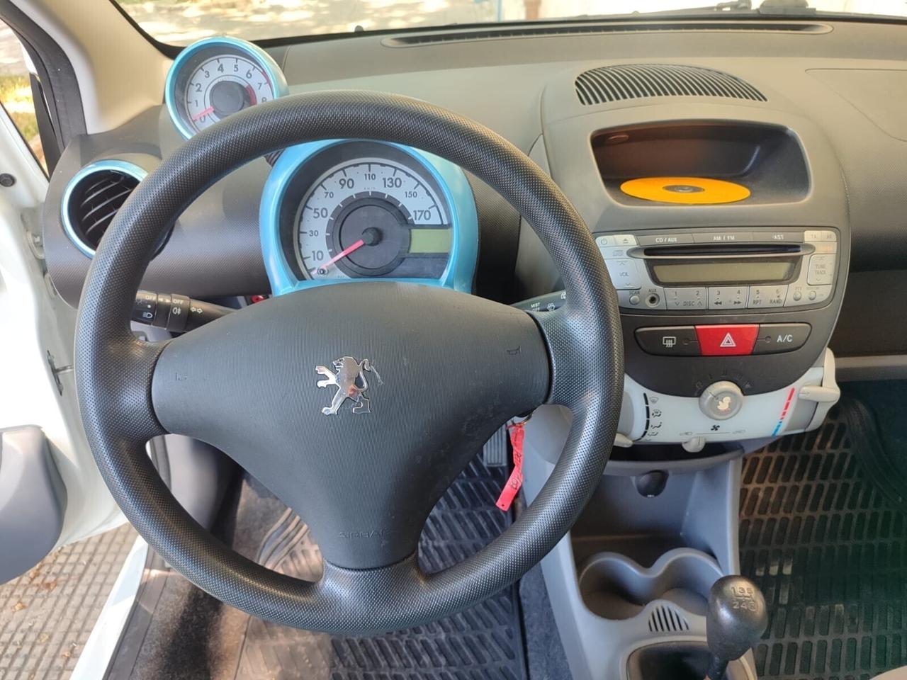 Peugeot 107 1.0 BENZ. 68CV.
