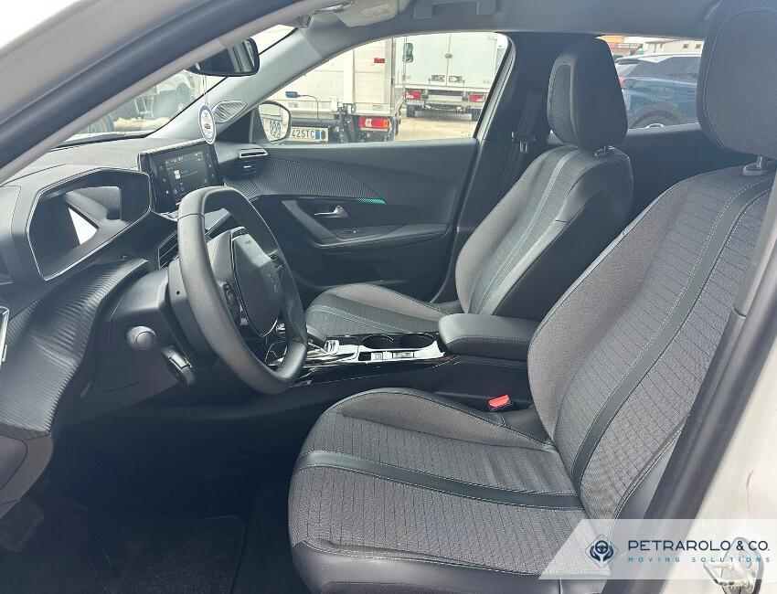 Peugeot 2008 motore elettrico 136 CV Allure Pack