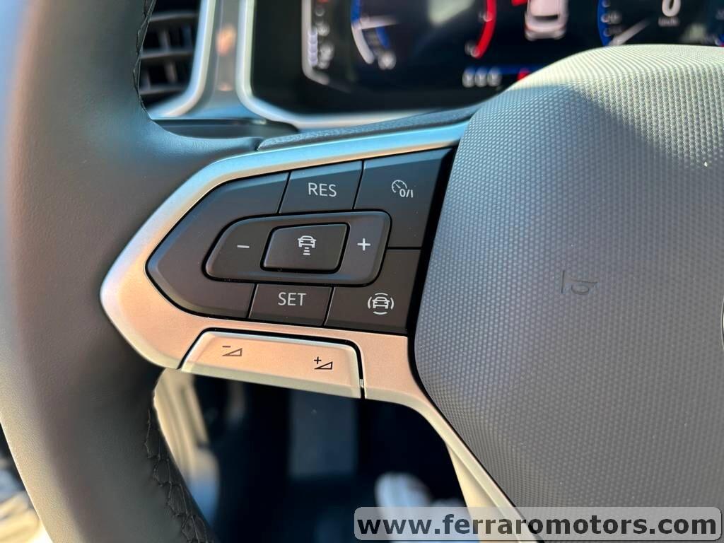 Volkswagen T-Roc 1.0 TSI R-Line Tua a soli 300 Euro al mese IVA ESPOSTA