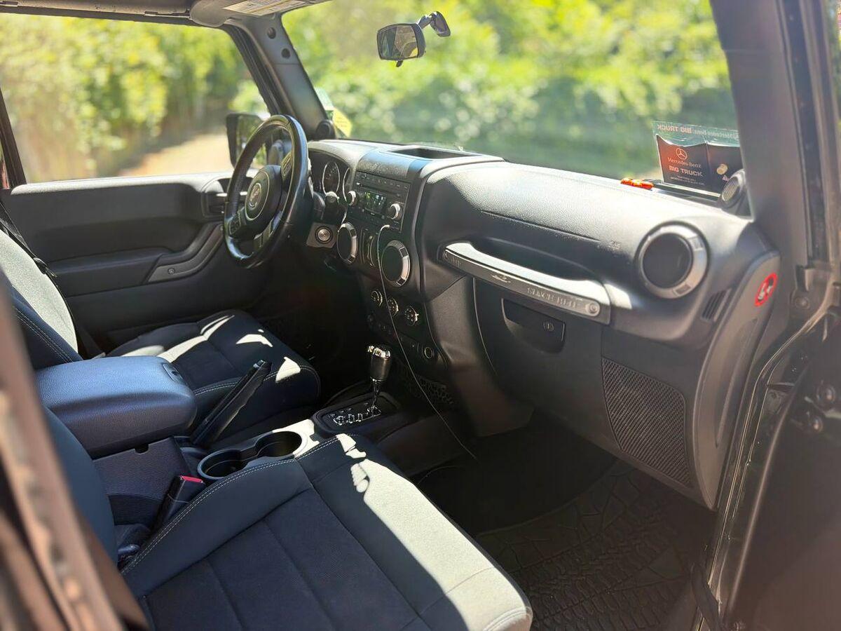 Jeep Wrangler Unlimited 2.8 crd Sahara auto