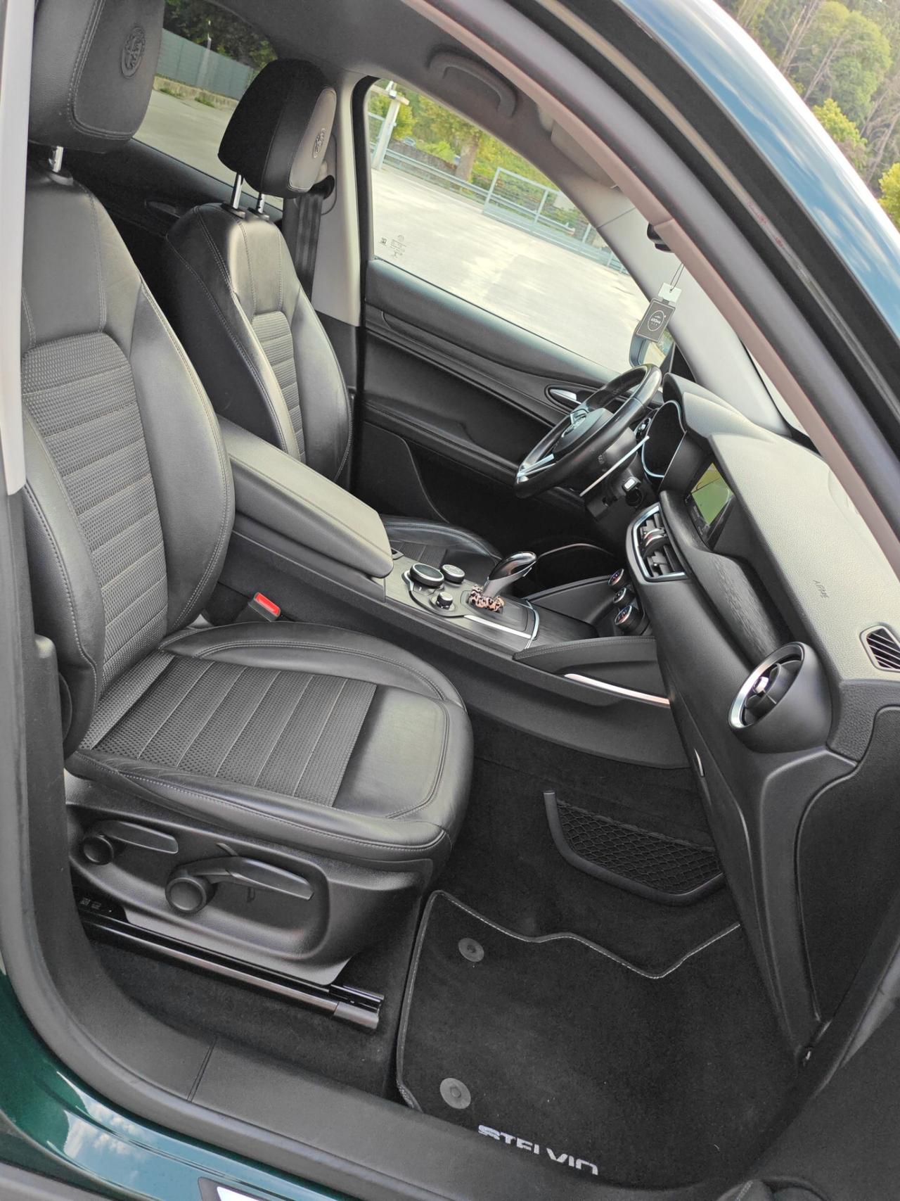 Alfa Romeo Stelvio 2.2 Turbodiesel 210 CV AT8 Q4 Super