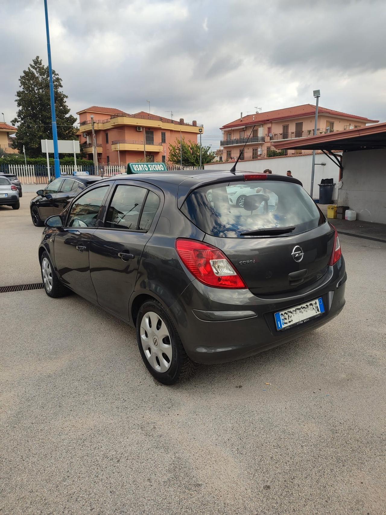 Opel Corsa 1.2 5 porte Club