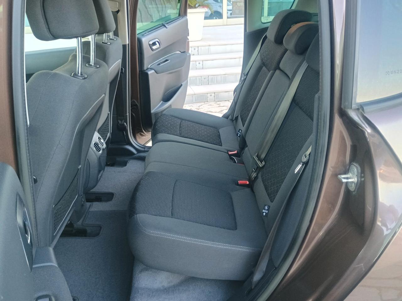 Peugeot 3008 1.6 HDi 115CV Business