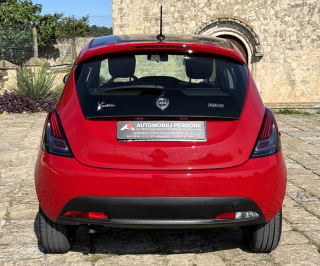 LANCIA Ypsilon 1.0 FireFly Hybrid GPL Ecochic Silver