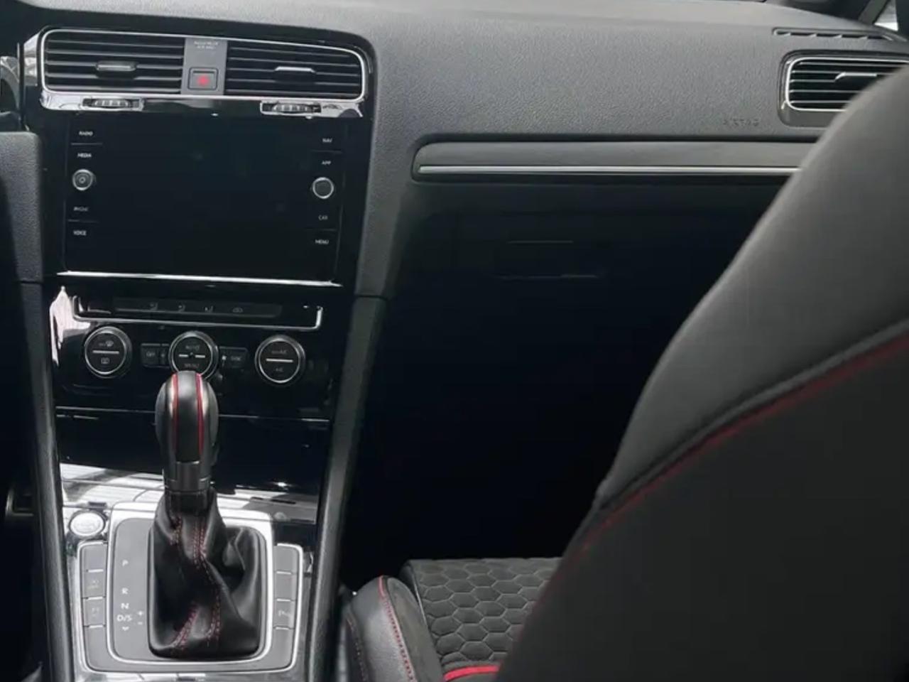 Volkswagen Golf GTI Performance 2.0 245 CV TSI DSG 5p. BMT