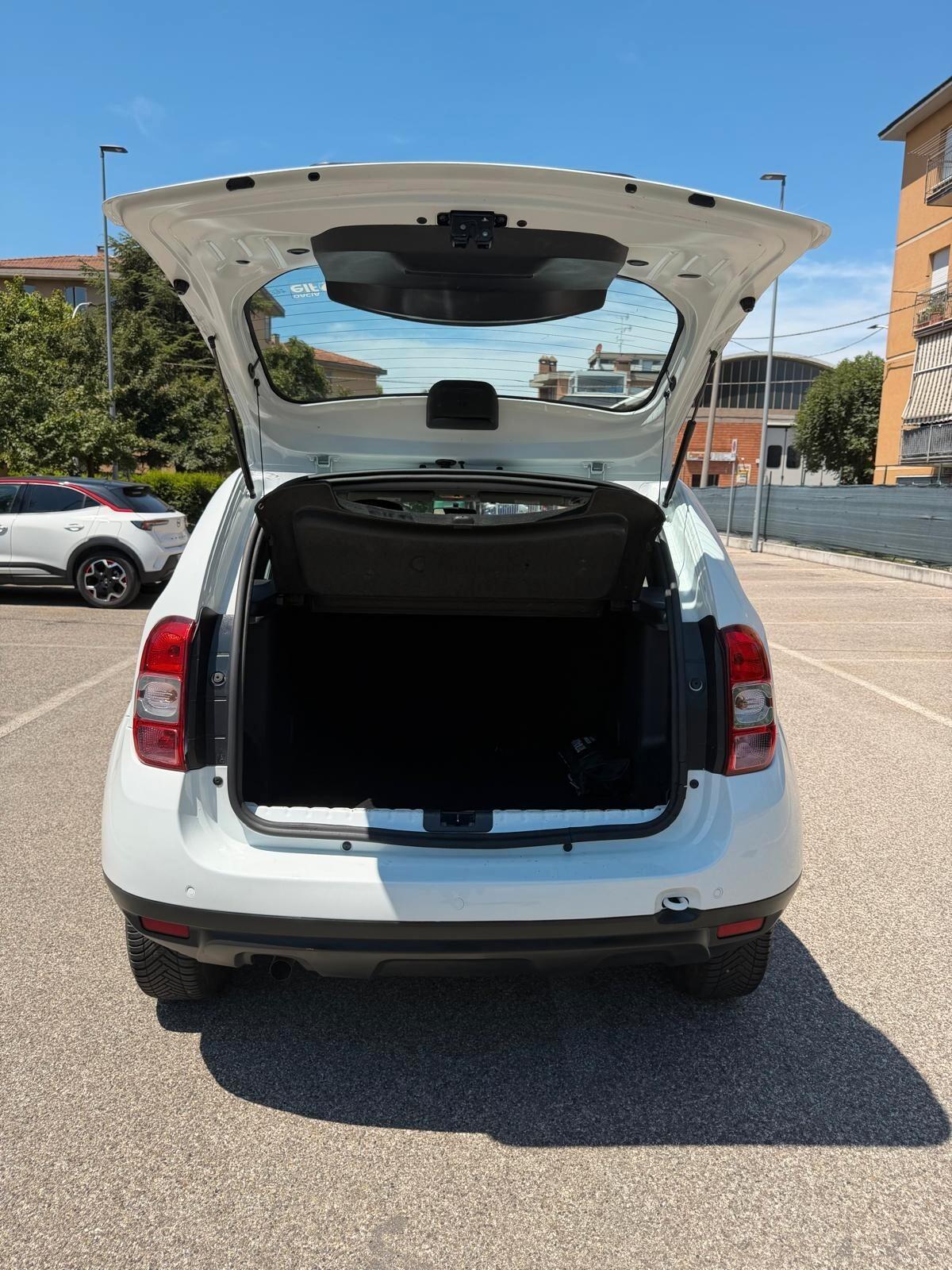 Dacia Duster 1.5 dci - NEOP. - NAV. - 12 MESI DI GARANZIA -