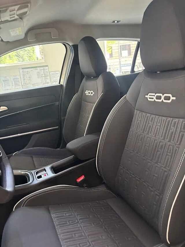 Fiat 600 Hybrid Hybrid 100 CV DCT MHEV