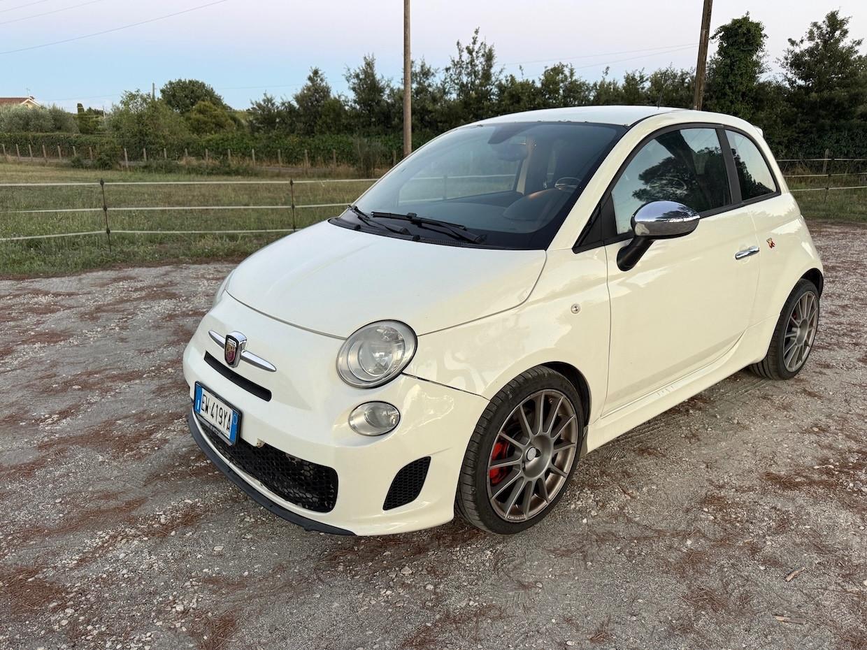 Abarth 500 1.4 Turbo T-Jet Custom