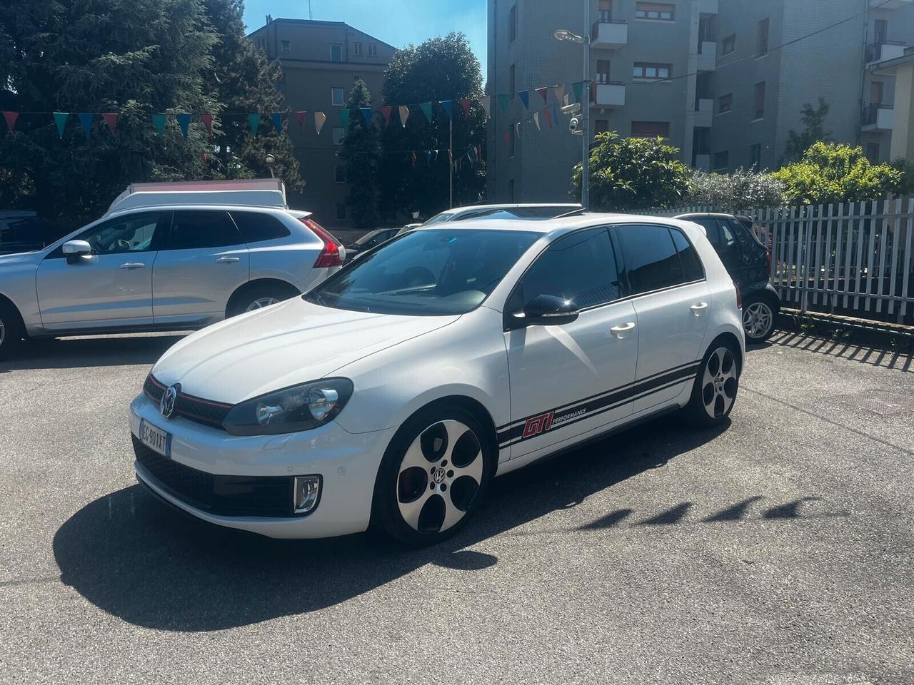 Volkswagen Golf GTI 2.0 TSI DSG 5p. - 2011