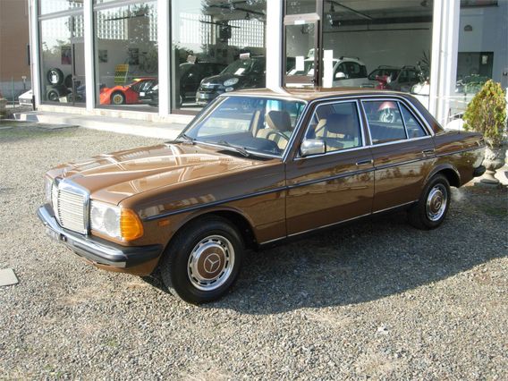 MERCEDES Serie 200