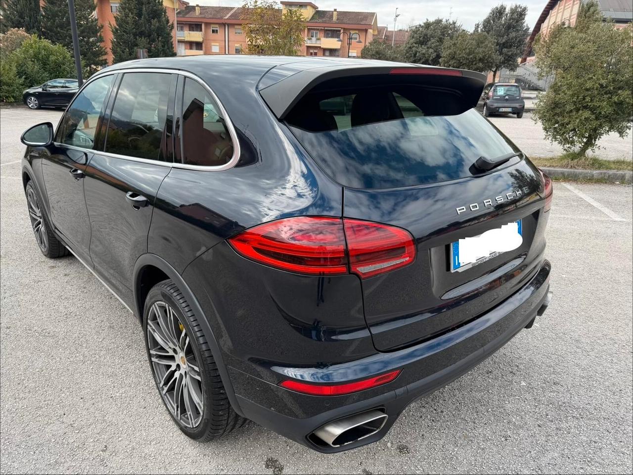 PORSCHE CAYENNE 3.0D/FARI XENO/CERCHI 21/PINZE GIALLE/VETRI PRIV TAG. CERT/PORT ELETTRICO/TELC.POST !!