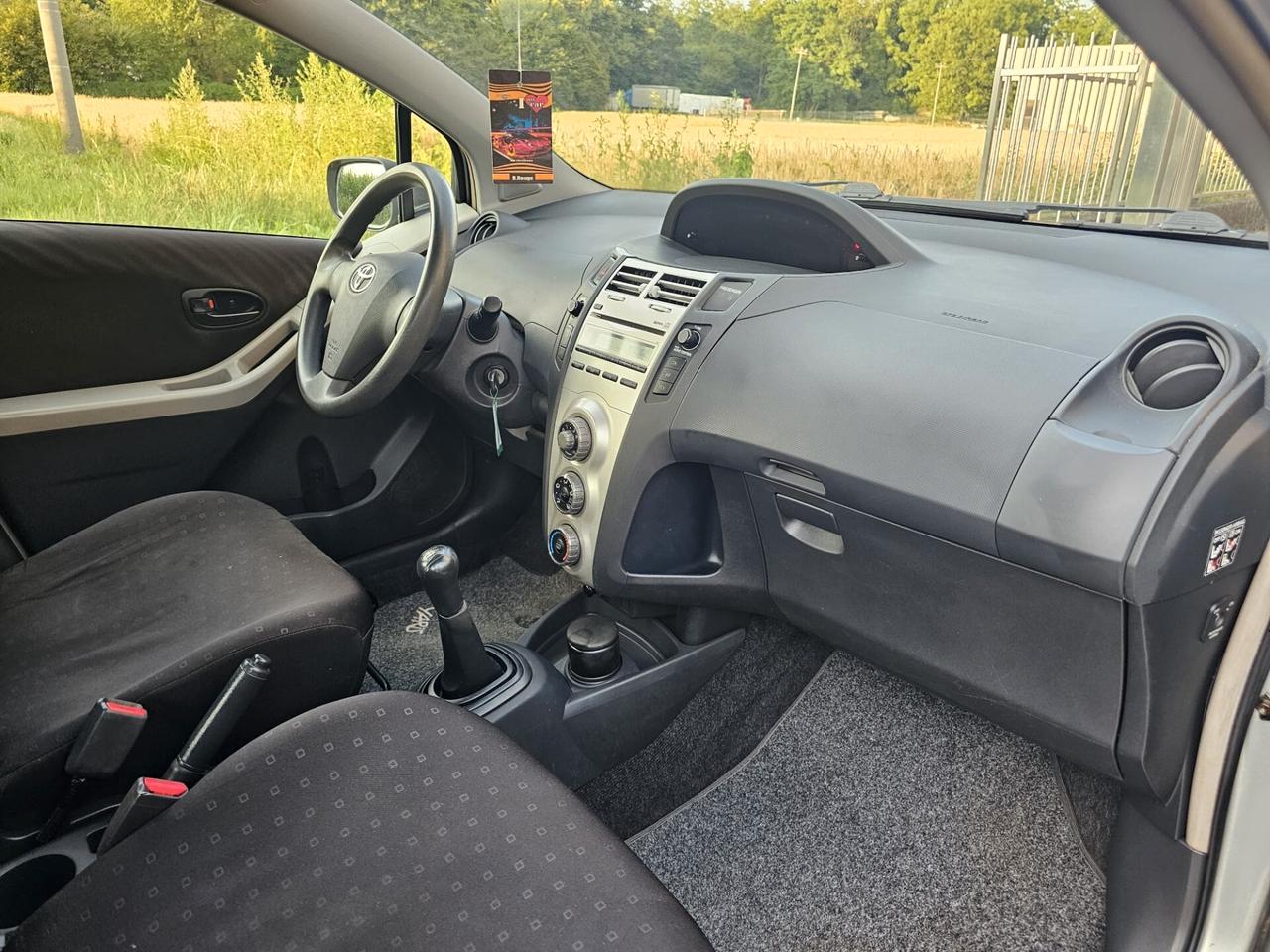 Toyota Yaris 1.0 5 porte
