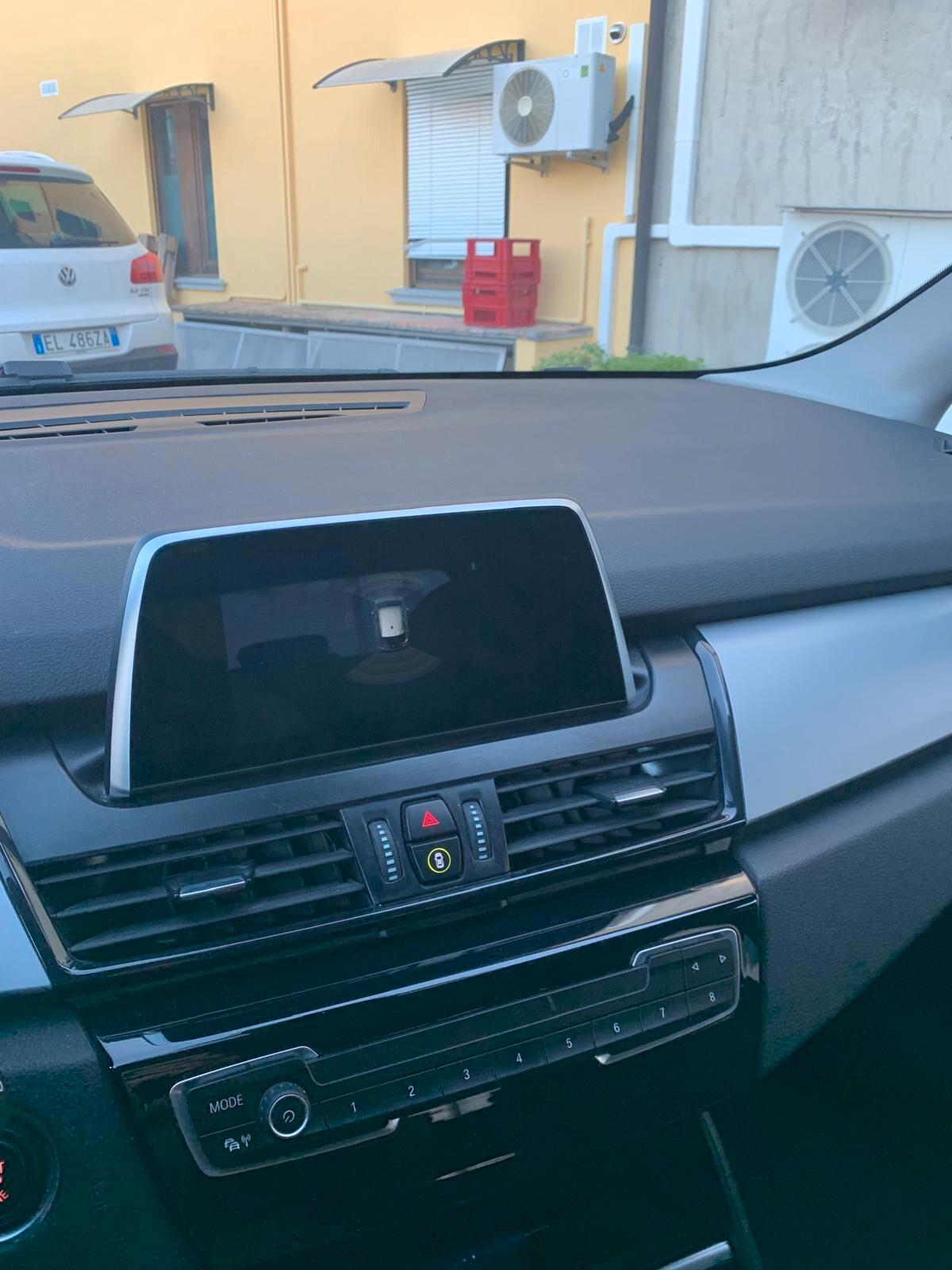 Bmw 2er Active Tourer 218 d Active Tourer Business aut.