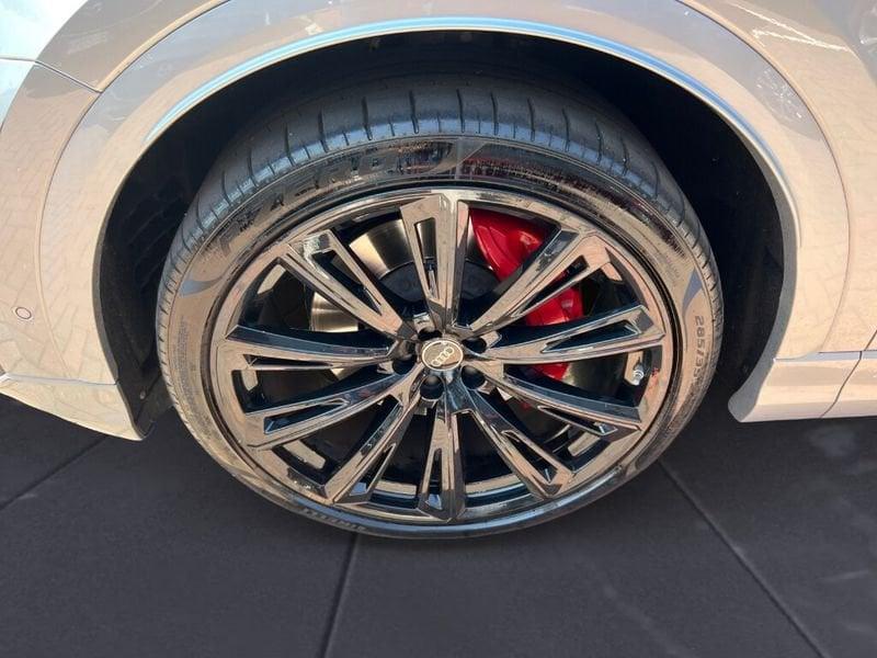 Audi Q8 SUV 55 TFSI e quattro tiptronic S line edition