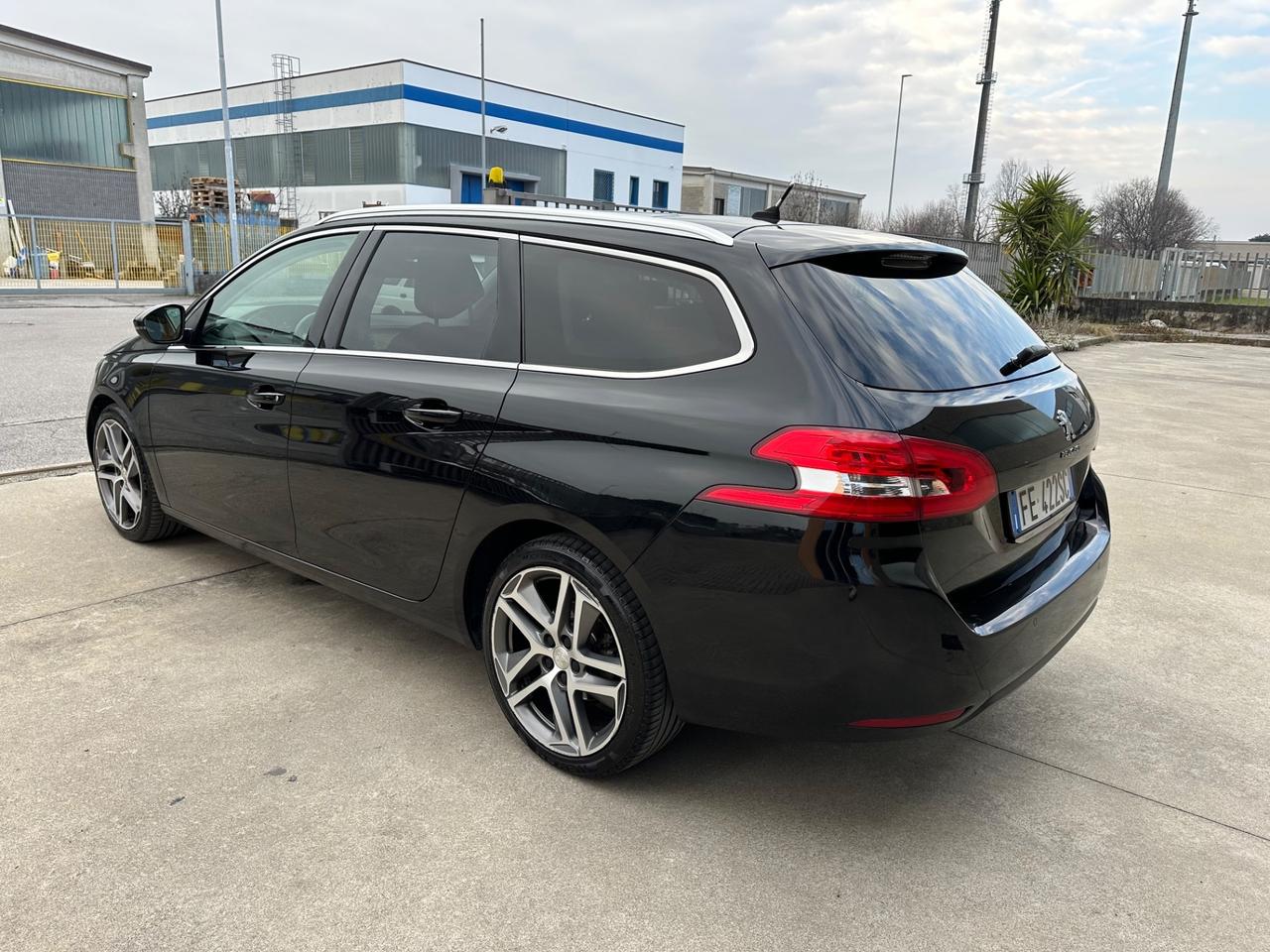 Peugeot 308 BlueHDi 120 S&S EAT6 SW Allure