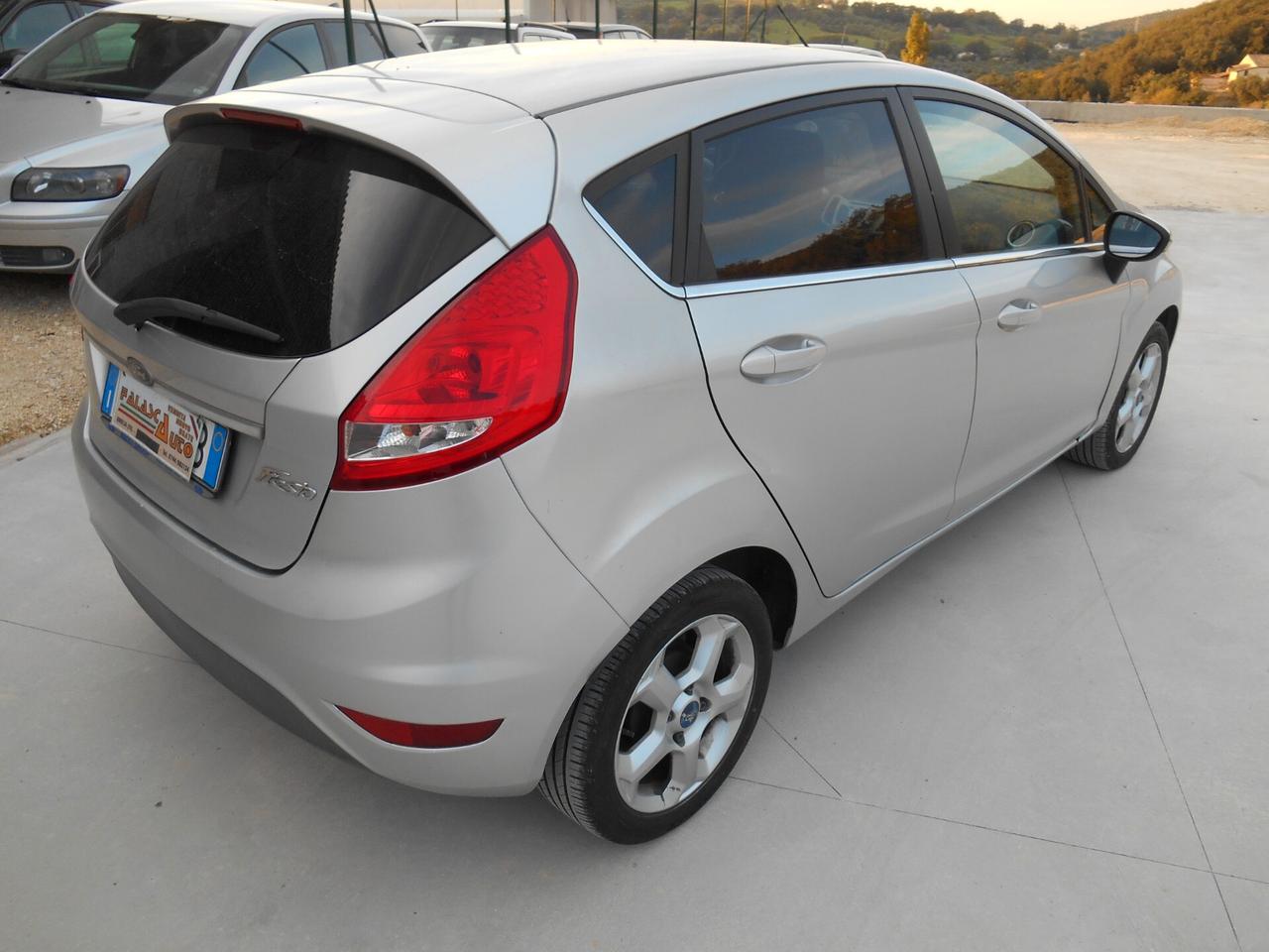 Ford Fiesta 1.4 5 porte Bz.- GPL Titanium ok Neopatentati