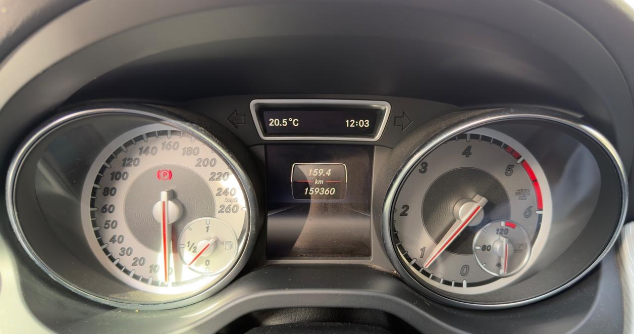 Mercedes GLA 180 d Sport - GARANZIA