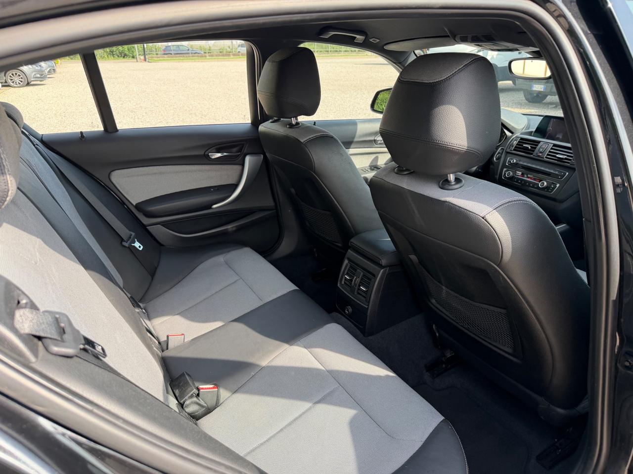 Bmw 118 118i 5p. Unique