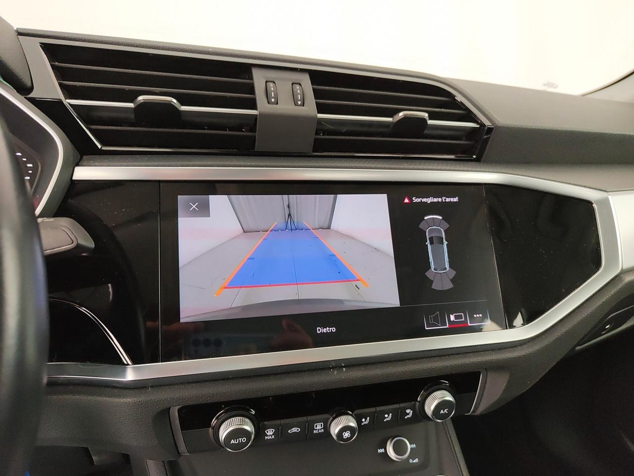 Audi Q3 35 TDI quattro Business