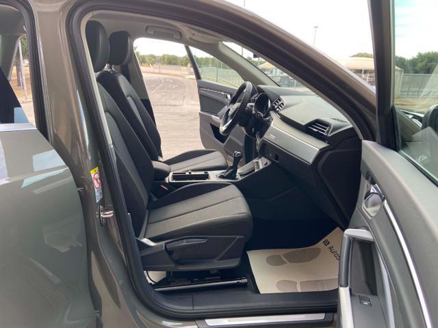 AUDI Q3 35 2.0 TDI S tronic Business Advanced COCKPIT
