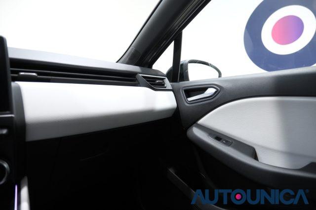 RENAULT Clio TCE 90 CV 5 PORTE TECHNO NEOPATENTATI