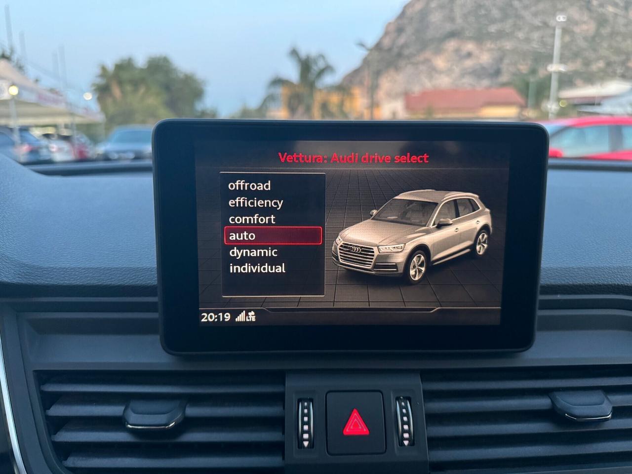 AUDI Q5 2.0 S-LINE INTERNO ED ESTERNO