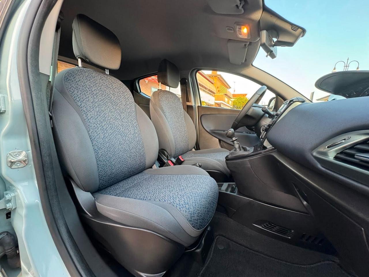 Lancia Ypsilon Hybrid