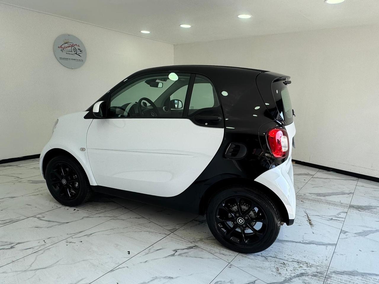 Smart ForTwo 70 1.0-AUTOM-NO VIMCOLO FINANZIAMENTO-2017