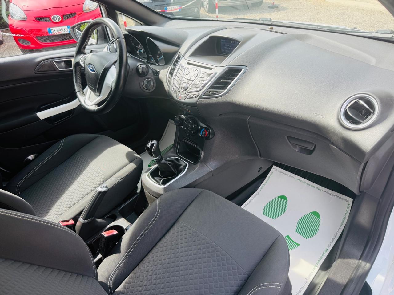 Ford Fiesta 1.2 B/GPL 82CV Black & White Edition