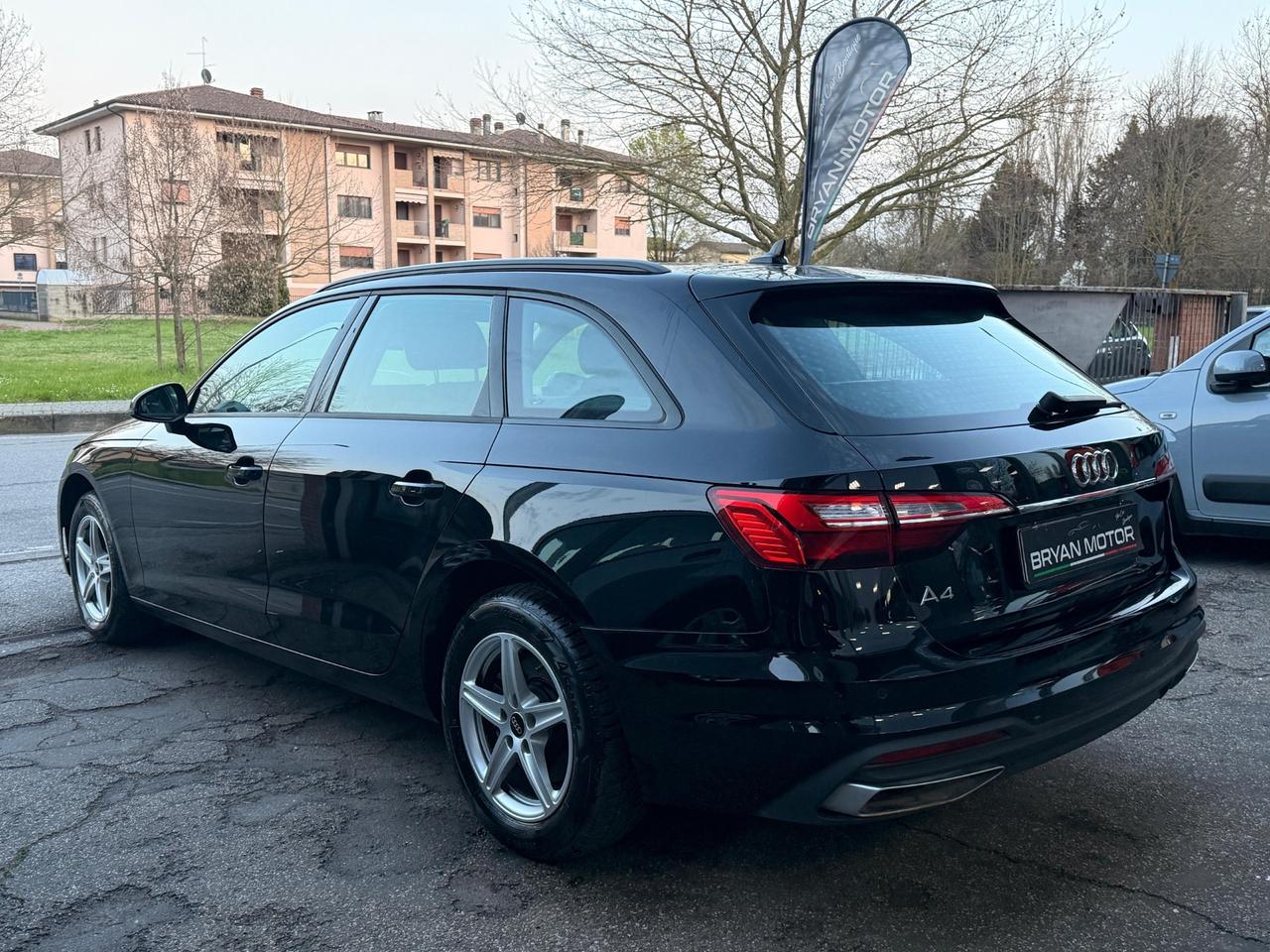 Audi A4 Avant 30 TDI/136 CV S tronic Business Advanced