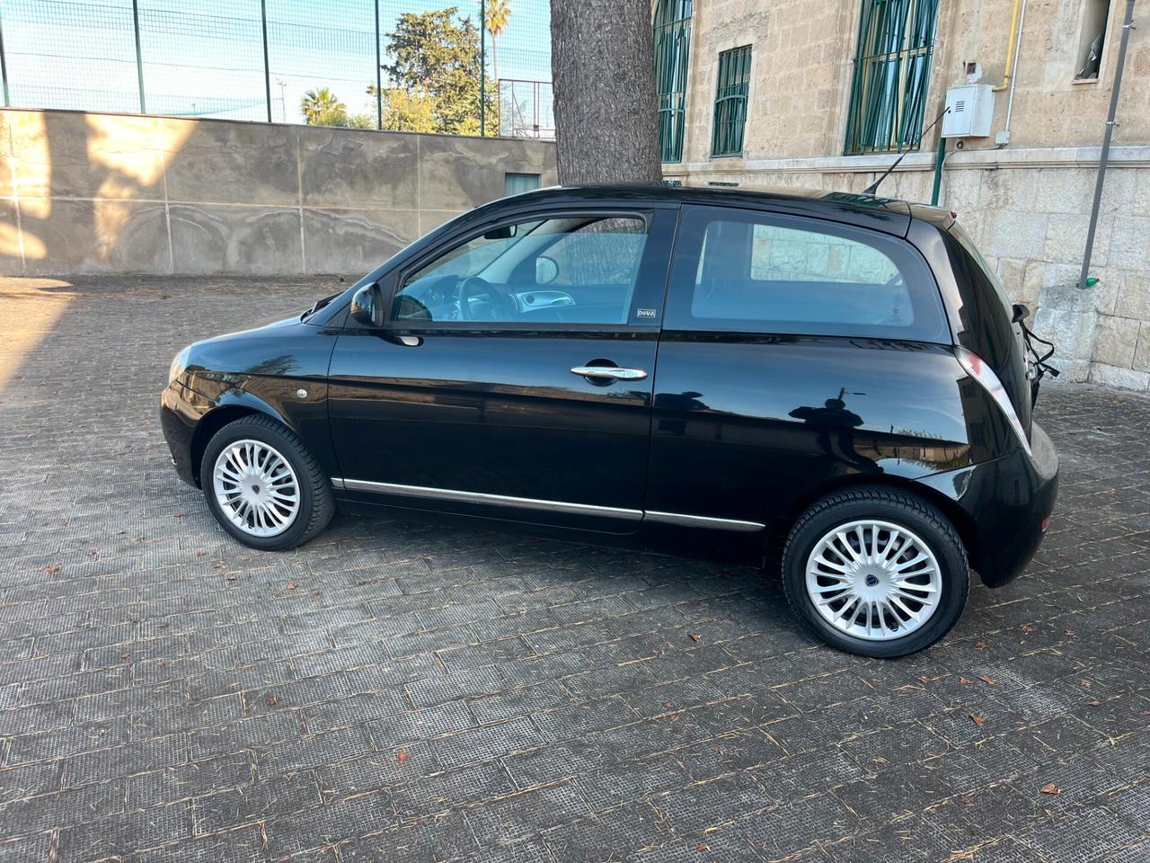 Lancia Ypsilon 1.2 69 CV Diva X NeoPatentati