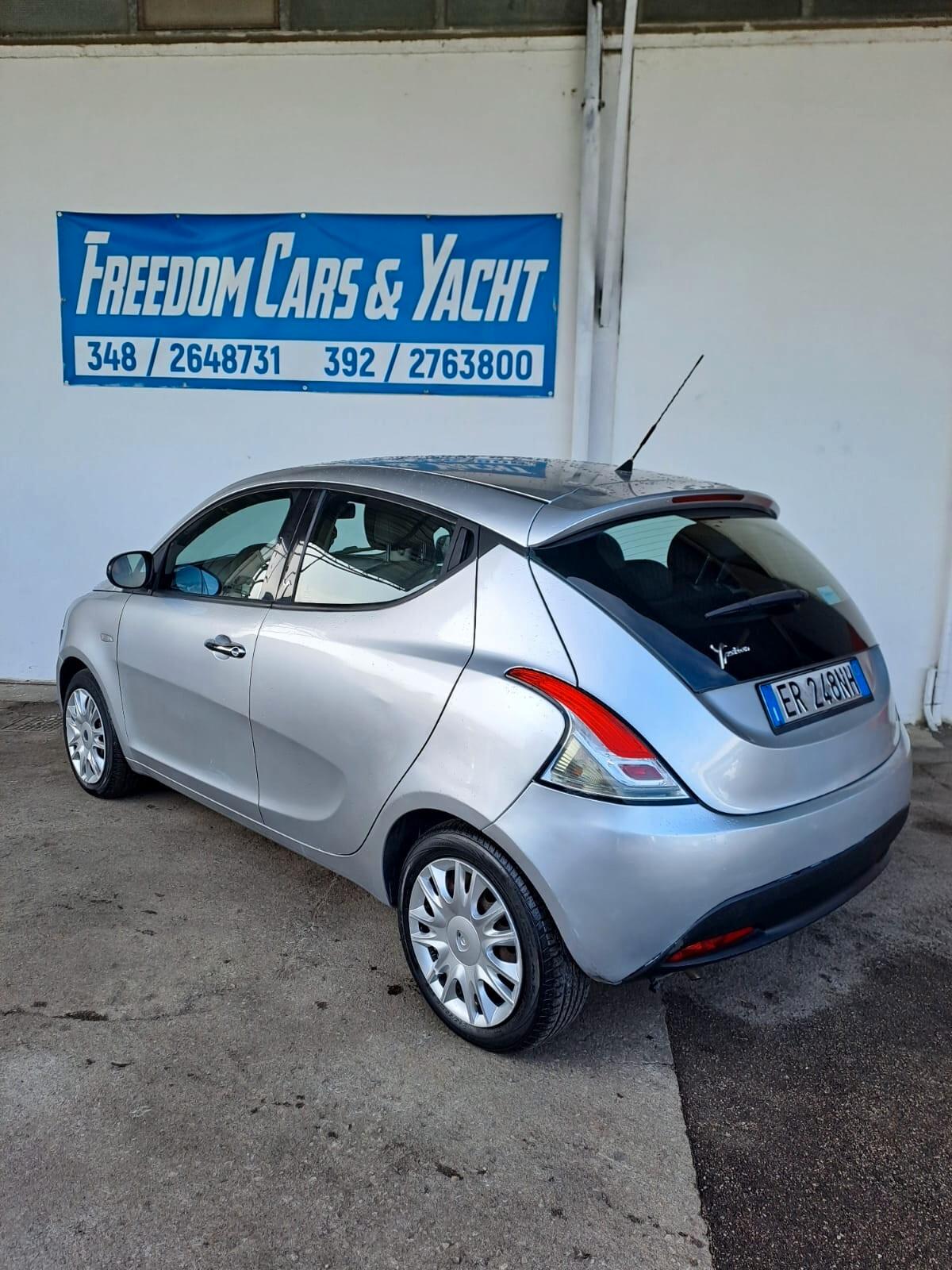 Lancia Ypsilon 1.2 69 CV 5 porte S&S Silver
