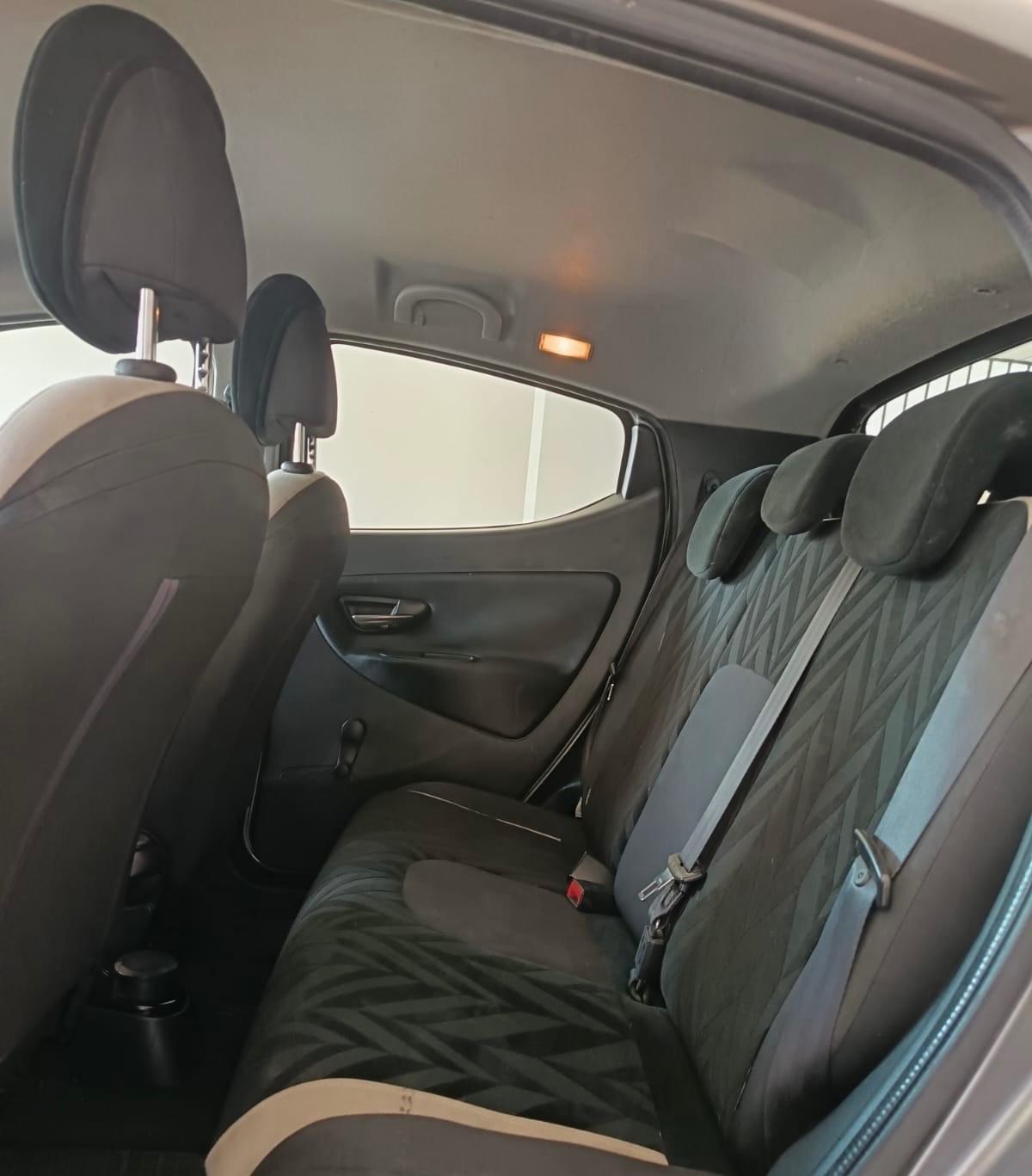 Lancia Ypsilon 1.2 69 CV 5 porte GPL Ecochic Platinum